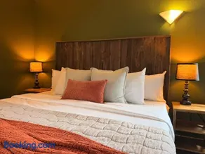 Lake Michigan Retreat - Image 3