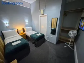 Victorin House - All rooms are EN-SUITE - Image 5
