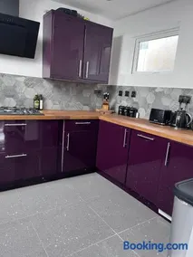 Modern Newly Renovated 3 Story House in Ebbw Vale - Image 5