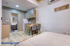 Modern Qormi Stay with Private Balcony near City Square - Image 3