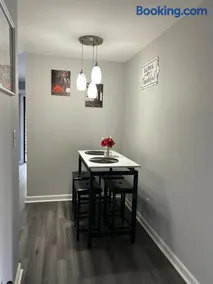 Cozy home, 10 minutes away from downtown - Image 3
