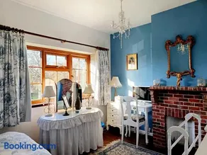 The Captain's Cottage at Climping - Image 4