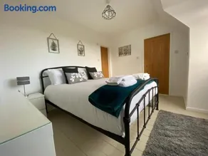 Meadow House - Image 5