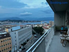 Très bel appartement avec terrasse de 87m2 avec une superbe vue panoramique sur la baie d Ajaccio - Image 4