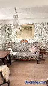 Charming and historic house - Image 5