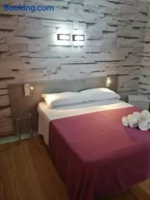 Le Rocce Holiday Rooms - Image 2