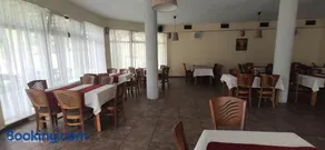 Alpine Garden Hotel (Trayanovi Dvori) - Image 5