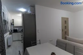 Modern apartment for 6 people near the Adršpach Rocks - Image 4