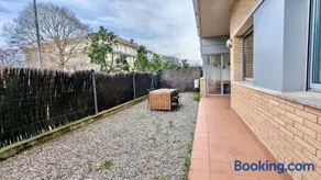 EVH127 Bajo con terraza y piscina comunitaria - Image 2