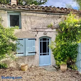 2 Bedroom Cottage - Sleeps 6 - Pool - Garden - Image 2
