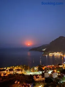 Serena Suites Luxury Sea View Apartment - Image 3