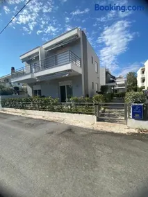 Apartment in Paralia Ofriniou - Image 3