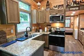 Amazing Mountain View Tiny House - Image 2
