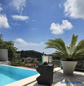Top of the Pupnat - Private Design Villa with Panoramic Views & Infinity Pool - Image 2