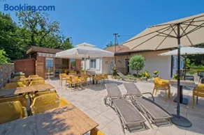 Sea View Guesthouse Opara - Image 2