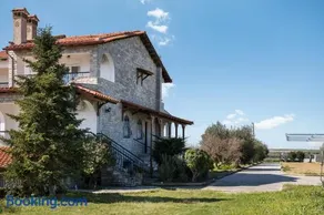 Mama's Horizon Villa by Booking Kottas - Image 1
