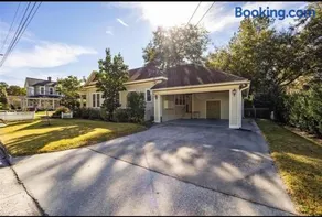Awesome Historic 2BR2BA Home Closest to DT Ocala - Image 2