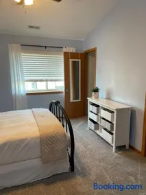 Stunning Executive Townhome in Private HOA - Image 4