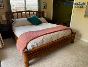 Master Suite with Private Bath 15 min drive to beach - Image 2