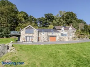 Tyn Llwyn - Image 1