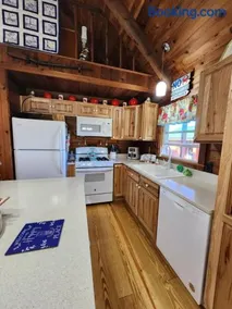 Hooks Hideaway-Cabin on the Albemarle Sound - Image 1