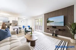 Central South Tampa - Walkable 2BR with Pool Access - Image 1
