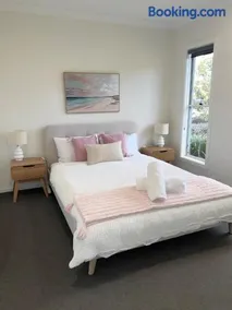 Hunter Valley Escape 5 Bedroom - Image 3