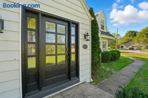 Kansas Cape Cottage - Image 2