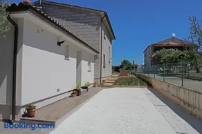 Guest house Ada - Image 1