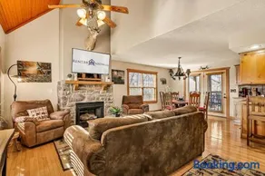 Bear Cabin Getaway - Image 2