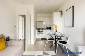 Apartment- St Albans with WiFi & Close to Station - Image 5