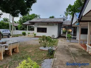pineapple resort - Image 2