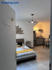 Studio Glamour avec espace balnéo privé - Image 1
