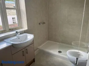 1 Holdan Mews, 1 bed house, free parking, central Witney - Image 4
