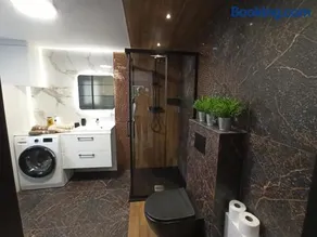 Urban Palace bezpłatne miejsce postojowe - Image 1