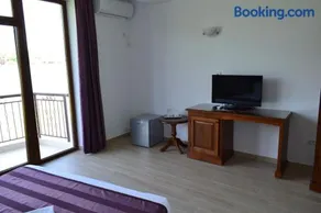 Hotel Insula - Image 2