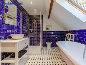 2 Bed in Holsworthy oc-82455 - Image 4