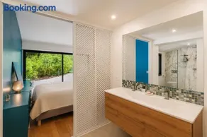 Villa avec piscine chauffée, proche Saint-Tropez et plages - Image 3