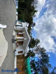 Sky line home stay - Image 1