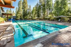 2-story condo with gas fireplace pools hot tubs gym & tennis - Image 3
