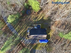Family-Friendly Home w Hot Tub Fire Pit Games - Image 2