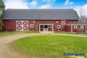 Historic Metamora Red House Farm - Image 4
