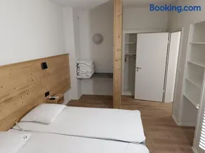 Grande maison, jusqu’à 14 personnes, calme entre forêt et montagne - Image 2