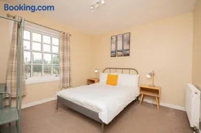 Bow Apartment - Image 5