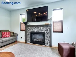 Lincoln Beach Retreat - Image 3