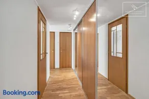 2 BR in Kadriorg with Sauna Balcony and Free Parking - Image 3