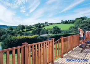 Avalon Cottages - Image 1