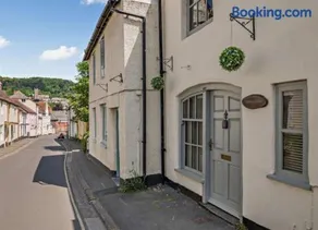 Carpenters Cottage Quirky home Seaside town - Image 2