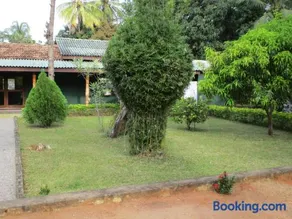 Peacock Lake Villa - Image 1