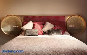 Trafalgar Luxury - Image 3